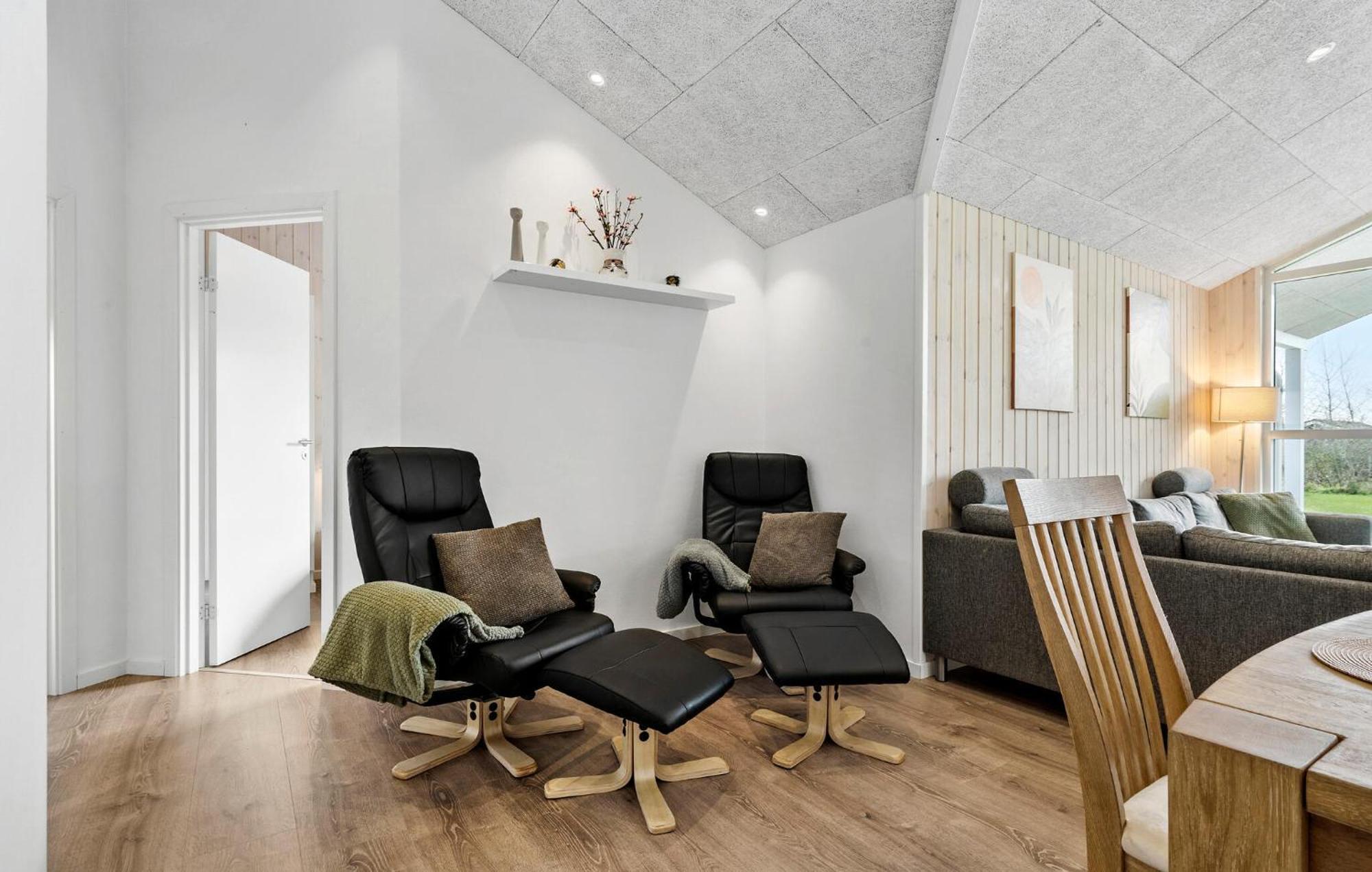 Beautiful Home In Tarm With Sauna Exteriér fotografie